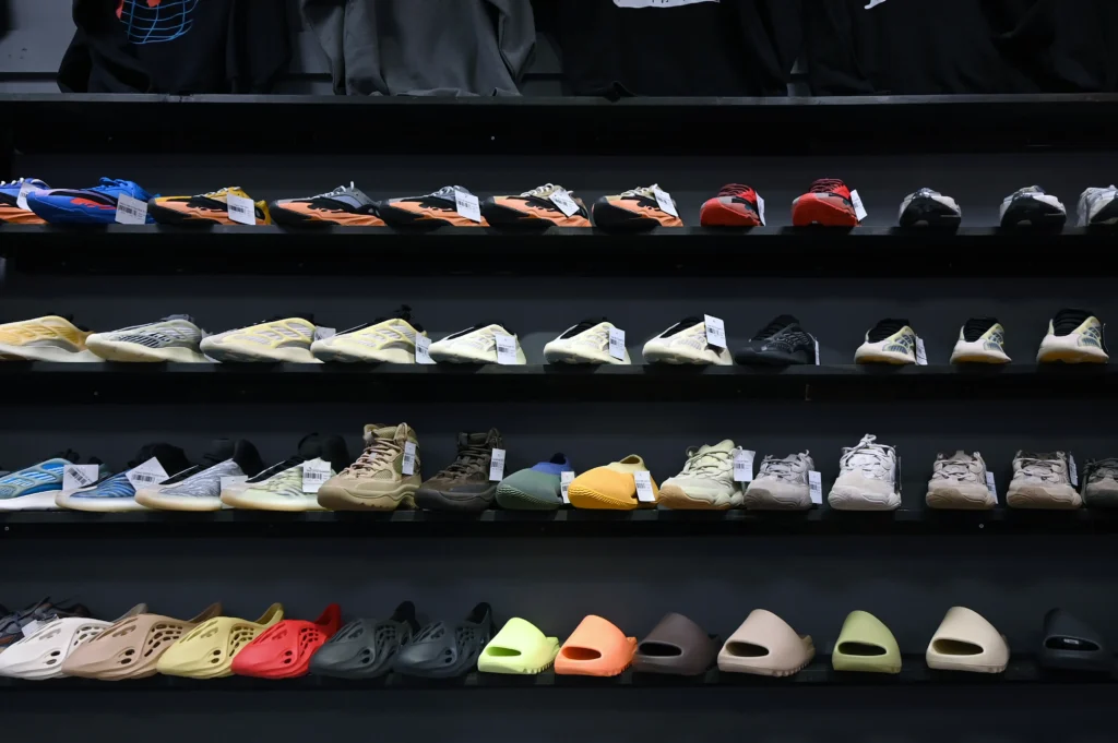 Our most popular Yeezy replica sneakers collection featuring 1:1 designs and top-selling styles